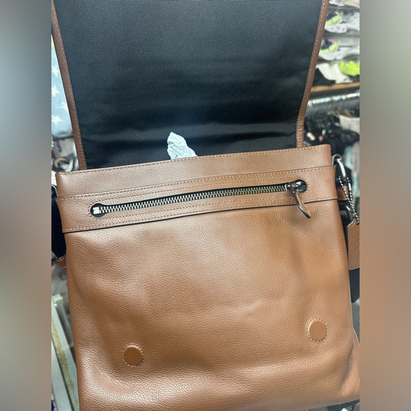 COACH BOND SMALL MESSENGER IN PEBBLE LEATHER . Color Brown . New no tag - Picture 6 of 7